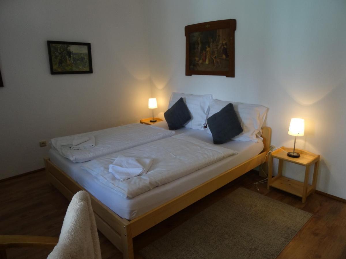 Hotel V Nebi Josefŭv Dŭl Kültér fotó